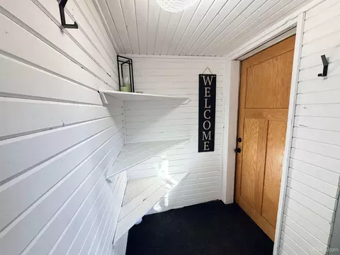 Entry Way - 805 N 5th, Ishpeming, MI 49849 photo 2 of 6