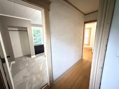 Entry Way - 805 N 5th, Ishpeming, MI 49849 photo 5 of 6