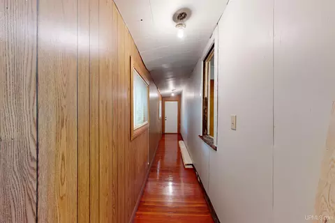 Entry Way - 105 E Johnson, Ishpeming, MI 49849 photo 2 of 4