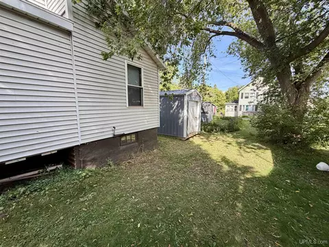 Exterior - 105 E Johnson, Ishpeming, MI 49849 photo 3 of 8