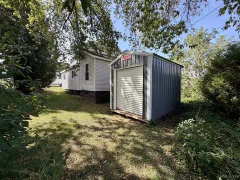 Exterior - 105 E Johnson, Ishpeming, MI 49849 photo 7 of 8