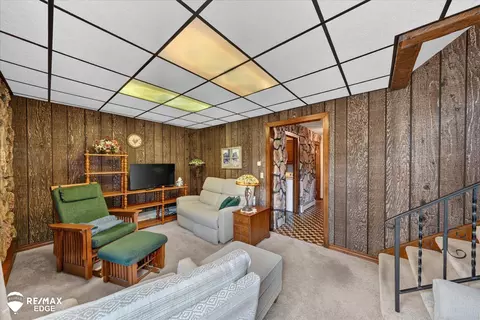 Living - 3267 Atlas, Davison, MI 48423 photo 4 of 4
