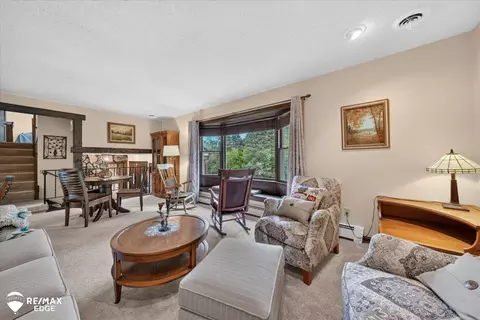 Living - 3267 Atlas, Davison, MI 48423 photo 1 of 4