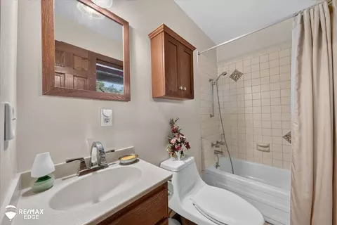 Bath - 3267 Atlas, Davison, MI 48423 photo 2 of 4