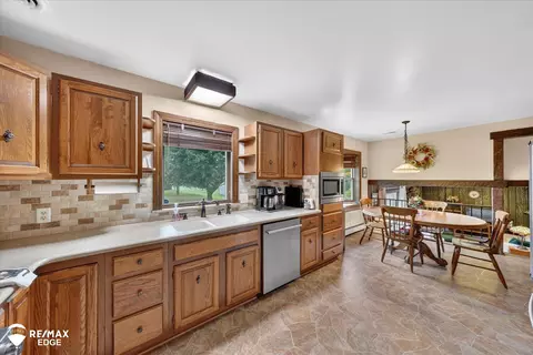 Kitchen - 3267 Atlas, Davison, MI 48423 photo 3 of 5
