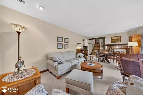 Living - 3267 Atlas, Davison, MI 48423 photo 2 of 4
