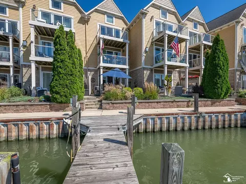 Exterior - 3142 Charm Hbr, Monroe, MI 48162 photo 6 of 11