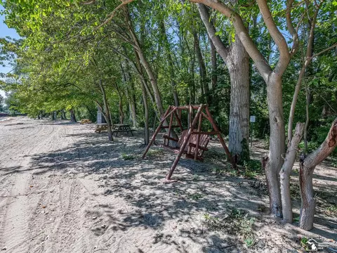 Exterior - 3142 Charm Hbr, Monroe, MI 48162 photo 9 of 11