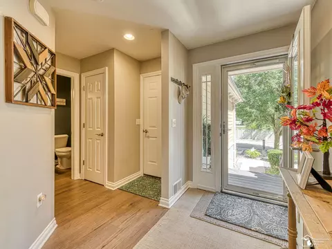 Entry Way - 3142 Charm Hbr, Monroe, MI 48162 photo 1 of 7