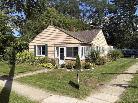 159 S Saginaw St, Montrose, MI 48457