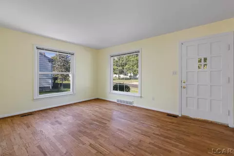 Living - 712 Inner, Tecumseh, MI 49286 photo 1 of 4