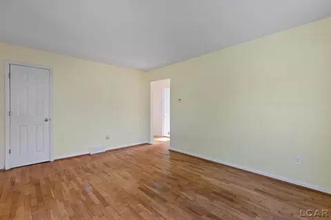Living - 712 Inner, Tecumseh, MI 49286 photo 2 of 4