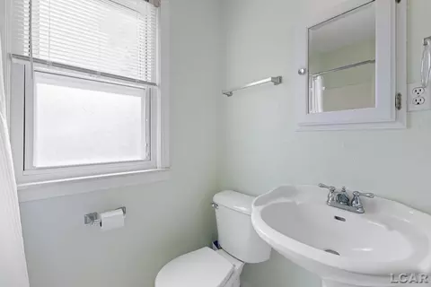Bath - 712 Inner, Tecumseh, MI 49286 photo 1 of 3
