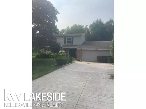 8698 Hedgeway, Shelby Township, MI 48317