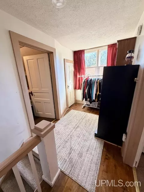 Entry Way - 590 Jasper, Ishpeming, MI 49849 photo 1 of 1