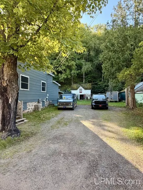 Exterior - 590 Jasper, Ishpeming, MI 49849 photo 6 of 8