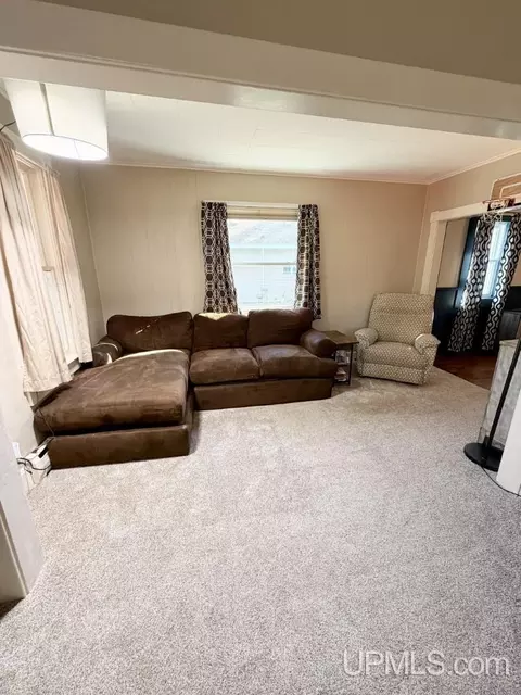 Living - 590 Jasper, Ishpeming, MI 49849 photo 3 of 4