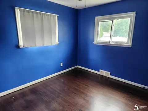 Bedroom - 7520 Harding, Taylor, MI 48180 photo 3 of 5