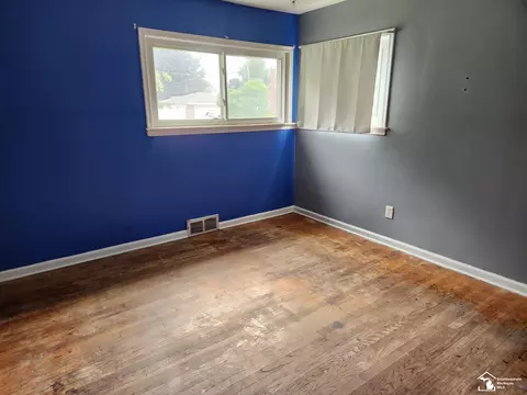 Bedroom - 7520 Harding, Taylor, MI 48180 photo 2 of 5