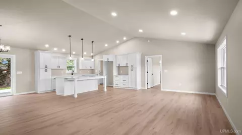 Living - 2100 S 18th, Escanaba, MI 49829 photo 1 of 3