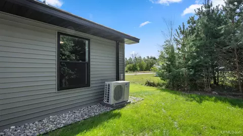 Exterior - 2100 S 18th, Escanaba, MI 49829 photo 7 of 7