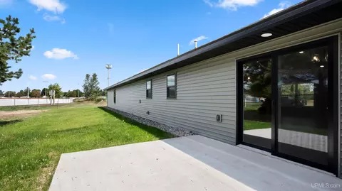 Exterior - 2100 S 18th, Escanaba, MI 49829 photo 6 of 7