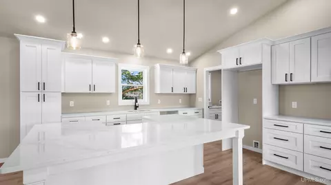 Kitchen - 2100 S 18th, Escanaba, MI 49829 photo 2 of 5