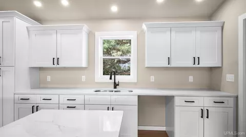 Kitchen - 2100 S 18th, Escanaba, MI 49829 photo 1 of 5