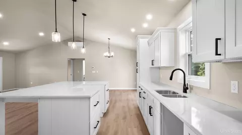 Kitchen - 2100 S 18th, Escanaba, MI 49829 photo 5 of 5