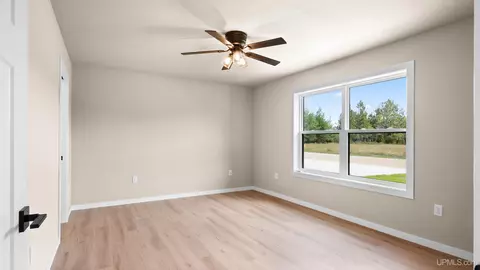 Bedroom - 2100 S 18th, Escanaba, MI 49829 photo 2 of 7