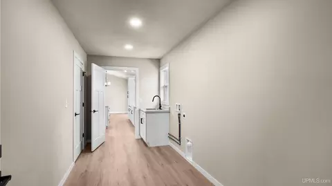 Entry Way - 2100 S 18th, Escanaba, MI 49829 photo 4 of 5