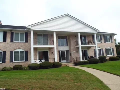 13900 Camelot #8, Sterling Heights, MI 48312