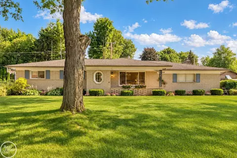 6534 Donnybrook, Shelby Township, MI 48316