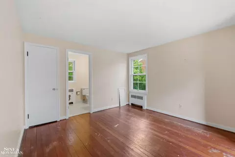 Bedroom - 41 Beacon Hl, Grosse Pointe Farms, MI 48236 photo 4 of 5