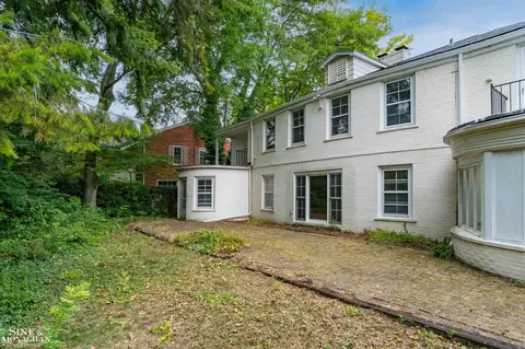Exterior - 41 Beacon Hl, Grosse Pointe Farms, MI 48236 photo 4 of 8