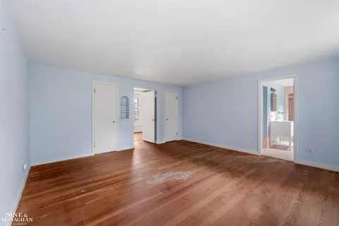 Bedroom - 41 Beacon Hl, Grosse Pointe Farms, MI 48236 photo 3 of 5