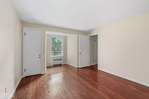 Bedroom - 41 Beacon Hl, Grosse Pointe Farms, MI 48236 photo 5 of 5