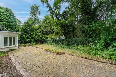 Exterior - 41 Beacon Hl, Grosse Pointe Farms, MI 48236 photo 5 of 8
