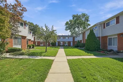 27908 Eastwick Sq, Roseville, MI 48066