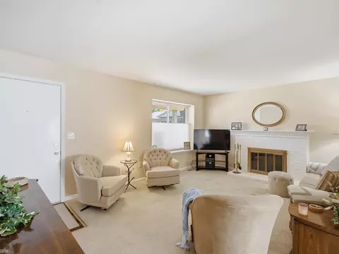 Living - 2982 Roundtree, Troy, MI 48083 photo 1 of 4