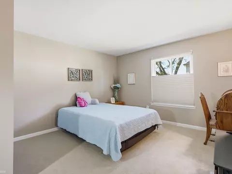 Bedroom - 2982 Roundtree, Troy, MI 48083 photo 1 of 5