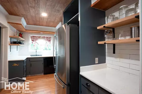 Kitchen - 611 Irwin, Albion, MI 49224 photo 1 of 4