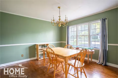 Dining - 611 Irwin, Albion, MI 49224 photo 1 of 2