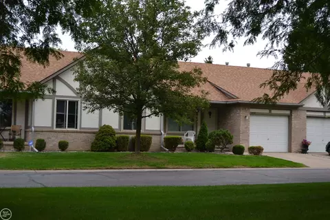 40780 Magnolia E # 23, Clinton Township, MI 48038