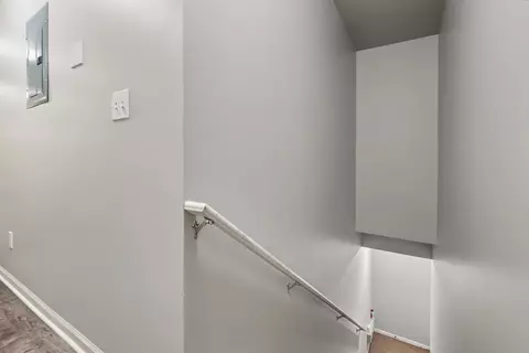 Entry Way - 52268 Naugatuck, Macomb, MI 48042 photo 6 of 6