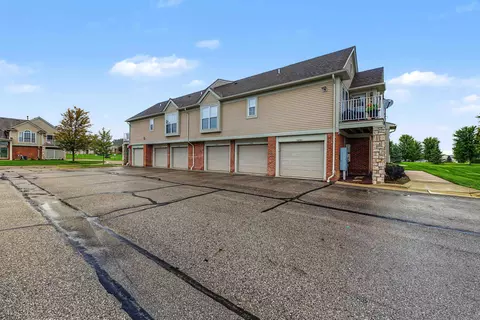 Exterior - 52268 Naugatuck, Macomb, MI 48042 photo 5 of 10