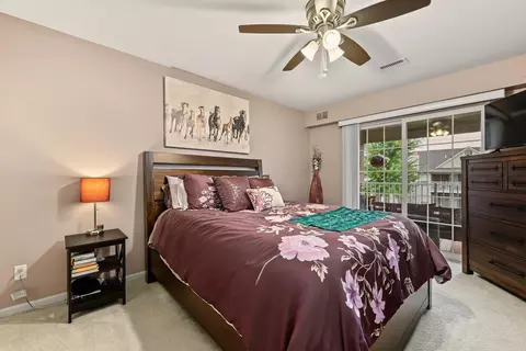 Bedroom - 52268 Naugatuck, Macomb, MI 48042 photo 1 of 4