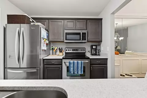 Kitchen - 52268 Naugatuck, Macomb, MI 48042 photo 2 of 3