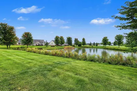 Exterior - 52268 Naugatuck, Macomb, MI 48042 photo 9 of 10