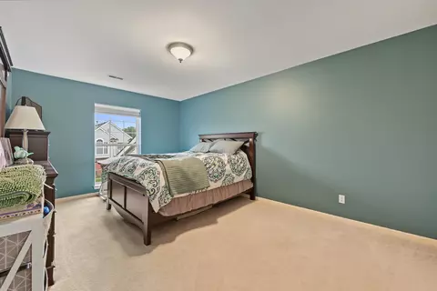 Bedroom - 52268 Naugatuck, Macomb, MI 48042 photo 3 of 4